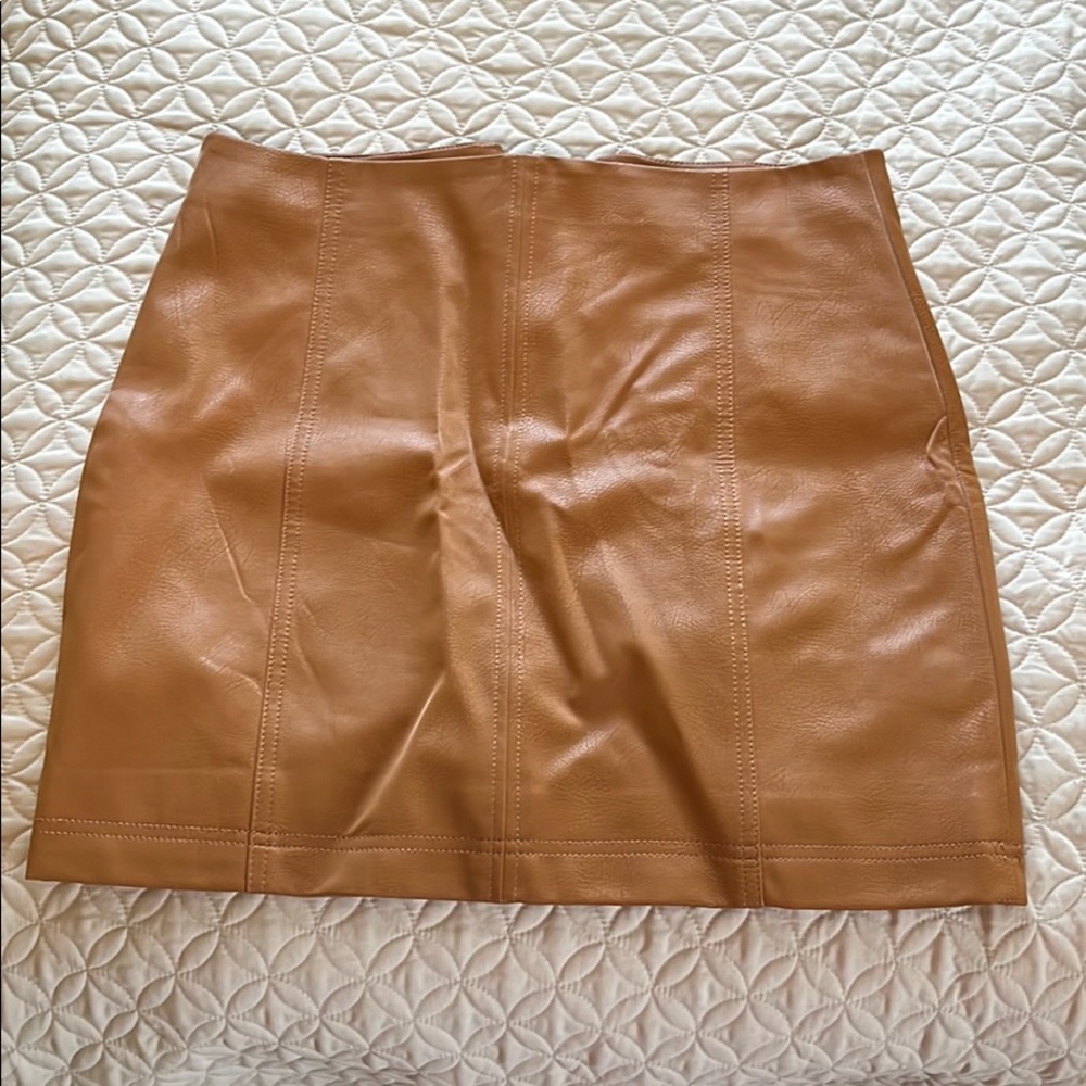 Fasion Nova tan fake leather skirt